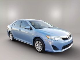2014 TOYOTA CAMRY SEDAN 4-CYL, 2.5 LITER LE SEDAN 4D at The One Autosales Inc in Phoenix , AZ 85022  33.60461470880989, -112.03641575767358