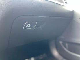2018 Genesis G80 - Image 11