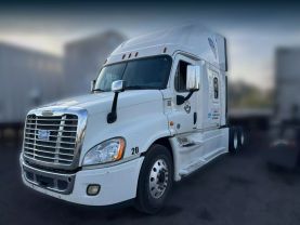 2015 FREIGHTLINER CASCADIA - 15.6L ENGINE 600 HP CA125SLP SLEEPER