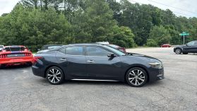 2017 Nissan Maxima - Image 2