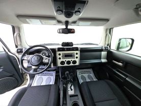 2013 TOYOTA FJ CRUISER SUV V6, 4.0 LITER SPORT UTILITY 2D