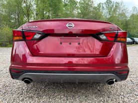2022 NISSAN ALTIMA SEDAN 4-CYL, 2.5 LITER 2.5 SR SEDAN 4D at T&T Repairables - used car dealership in Spencer, Indiana.