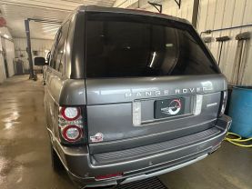 2011 Land Rover Range Rover - Image 13