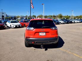 2019 JEEP CHEROKEE SUV V6, 3.2 LITER TRAILHAWK SPORT UTILITY 4D