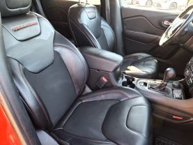 2019 JEEP CHEROKEE SUV V6, 3.2 LITER TRAILHAWK SPORT UTILITY 4D