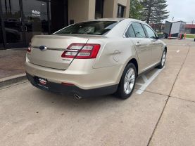 2017 FORD TAURUS SEDAN V6, 3.5 LITER SE SEDAN 4D
