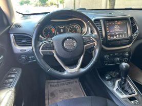 2017 JEEP CHEROKEE SUV V6, 3.2 LITER LATITUDE SPORT UTILITY 4D