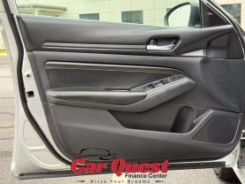 2019 Nissan Altima - Image 11