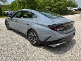 2024 HYUNDAI SONATA HYBRID SEDAN 4-CYL, HYBRID, GDI, 2.0 LITER LIMITED SEDAN 4D at T&T Repairables - used car dealership in Spencer, Indiana.