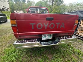 1988 Toyota Pickup - Image 10