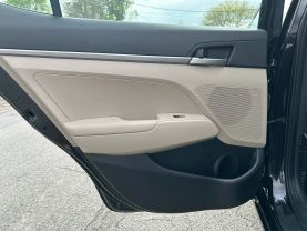 2017 HYUNDAI ELANTRA SEDAN 4-CYL, 2.0 LITER SE SEDAN 4D