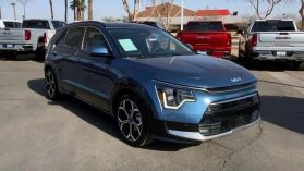 -2023 Kia Niro Plug-in Hybrid - Image 2