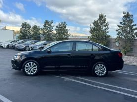 2012 VOLKSWAGEN JETTA - 5-CYL, PZEV, 2.5 LITER 2.5L SE SEDAN 4D