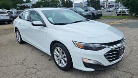 2023 Chevrolet Malibu - Image 3