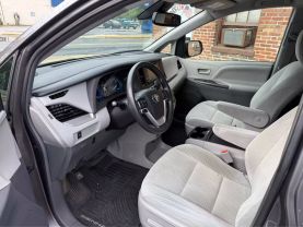 2018 TOYOTA SIENNA VAN V6, 3.5 LITER LE MINIVAN 4D