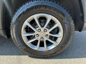 Used 2015 JEEP GRAND CHEROKEE SUV V6, FLEX FUEL, 3.6 LITER LIMITED SPORT UTILITY 4D - LA Auto Star located in Virginia Beach, VA