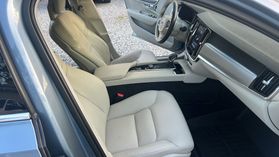 2017 VOLVO S90