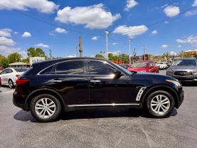 2017 INFINITI QX70