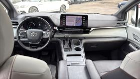 2021 Toyota Sienna - Image 30