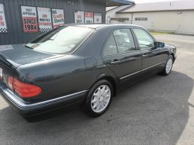 1997 MERCEDES-BENZ E-CLASS SEDAN 6-CYL, 3.2 LITER E 320 SEDAN 4D