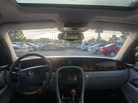 2004 JAGUAR XJ SEDAN V8, 4.2 LITER VANDEN PLAS SEDAN 4D