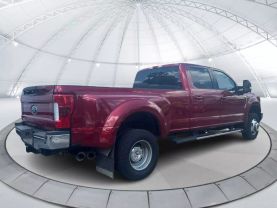2019 FORD F350 SUPER DUTY CREW CAB PICKUP V8, TURBO DIESEL, 6.7 LITER LARIAT PICKUP 4D 8 FT