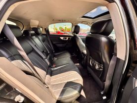 2017 INFINITI QX70