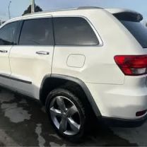 2011 JEEP GRAND CHEROKEE SUV V8, 5.7 LITER LIMITED SPORT UTILITY 4D