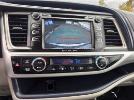 2017 Toyota Highlander - Image 22