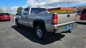 2001 GMC SIERRA 2500 HD CREW CAB PICKUP V8, TURBO DIESEL, 6.6L SHORT BED