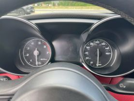 2018 Alfa Romeo Giulia - Image 9