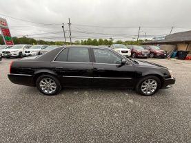 2009 CADILLAC DTS SEDAN V8, 4.6 LITER SEDAN 4D
