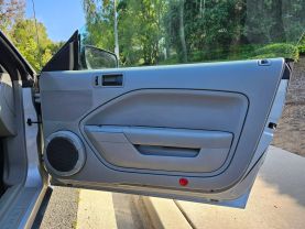 2005 FORD MUSTANG DELUXE CONVERTIBLE 2D