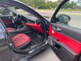 2018 Alfa Romeo Giulia - Image 25