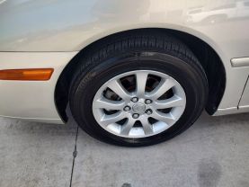 2004 LEXUS ES SEDAN V6, 3.3 LITER ES 330 SEDAN 4D