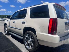 2011 CADILLAC ESCALADE SUV V8, FLEX FUEL, 6.2 LITER SPORT UTILITY 4D