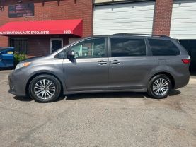 2018 TOYOTA SIENNA VAN V6, 3.5 LITER XLE MINIVAN 4D