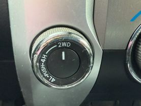 2019 TOYOTA TUNDRA CREWMAX PICKUP V8, 5.7 LITER PLATINUM PICKUP 4D 5 1/2 FT