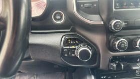2019 RAM 1500 CREW CAB PICKUP V8, HEMI, 5.7 LITER BIG HORN PICKUP 4D 5 1/2 FT