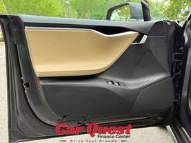 2015 Tesla Model S - Image 11