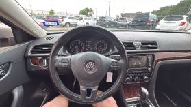 2013 VOLKSWAGEN PASSAT SEDAN 5-CYL, PZEV, 2.5 LITER 2.5L SEL SEDAN 4D