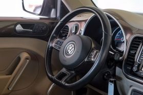 2014 VOLKSWAGEN BEETLE HATCHBACK 5-CYL, PZEV, 2.5 LITER 2.5L HATCHBACK 2D