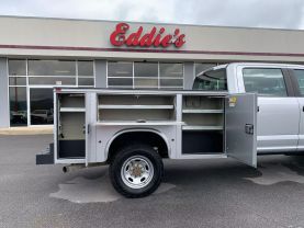 2017 FORD F350 SUPER DUTY CREW CAB 8FT KNAPHEIDE SERVICE BED TRUCK SERVICE/UTILITY TRUCKS V8, FLEX FUEL, 6.2 LITER XL PICKUP 4D 8 FT - Eddies Auto Sales
