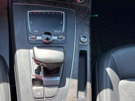 2020 AUDI Q5 SUV 4-CYL, TURBO, 2.0 LITER 45 TFSI PRESTIGE SPORT UTILITY 4D at T&T Repairables - used car dealership in Spencer, Indiana.