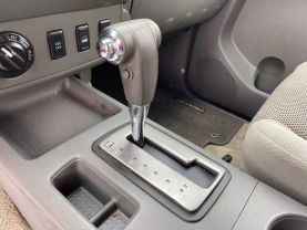 2010 NISSAN FRONTIER PICKUP V6 4.0L GASOLINE CREW CAB LE 4WD 4.0L V6 at Motors On Wheels - used car dealership in Houston, Texas.