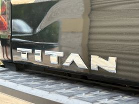 2017 NISSAN TITAN CREW CAB