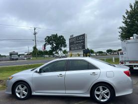 2014 Toyota Camry Se Sedan 4d - Image 3