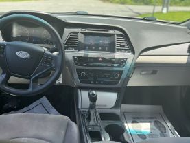 2016 Hyundai Sonata - Image 13