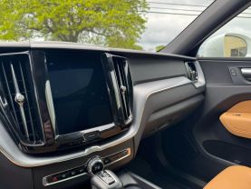 2020 VOLVO XC60 SUV 4-CYL, DRIVE-E, TURBO, 2.0 LITER T5 MOMENTUM SPORT UTILITY 4D