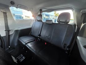 2015 Toyota Sienna - Image 10